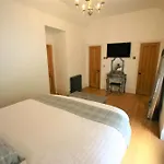 Historic Baronial Lodge With Parking, Aberdeen City Centre