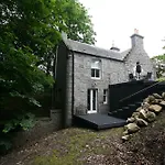 Historic Baronial Lodge With Parking, Aberdeen City Centre