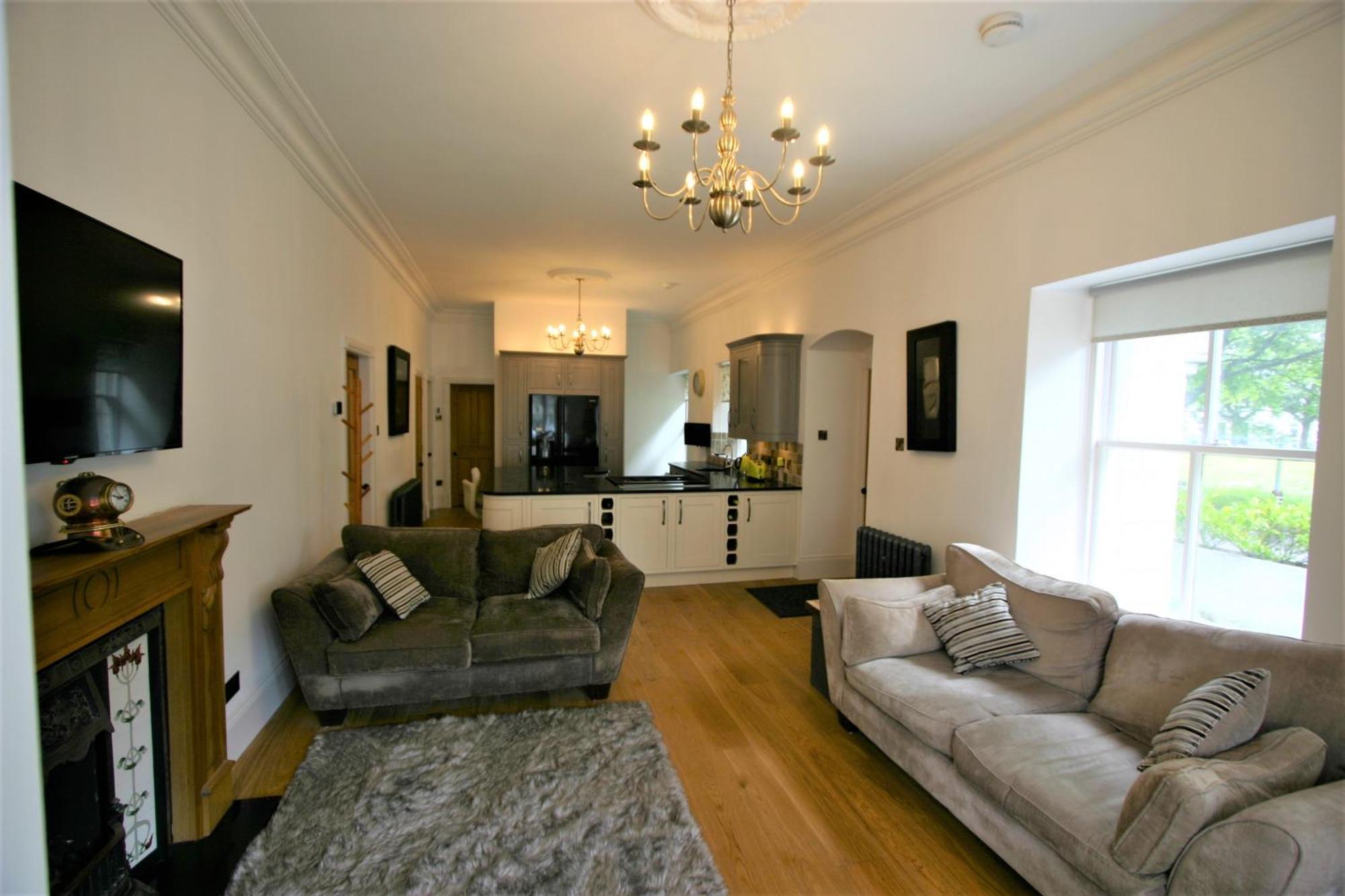 Historic Baronial With Parking, Centre Villa Aberdeen