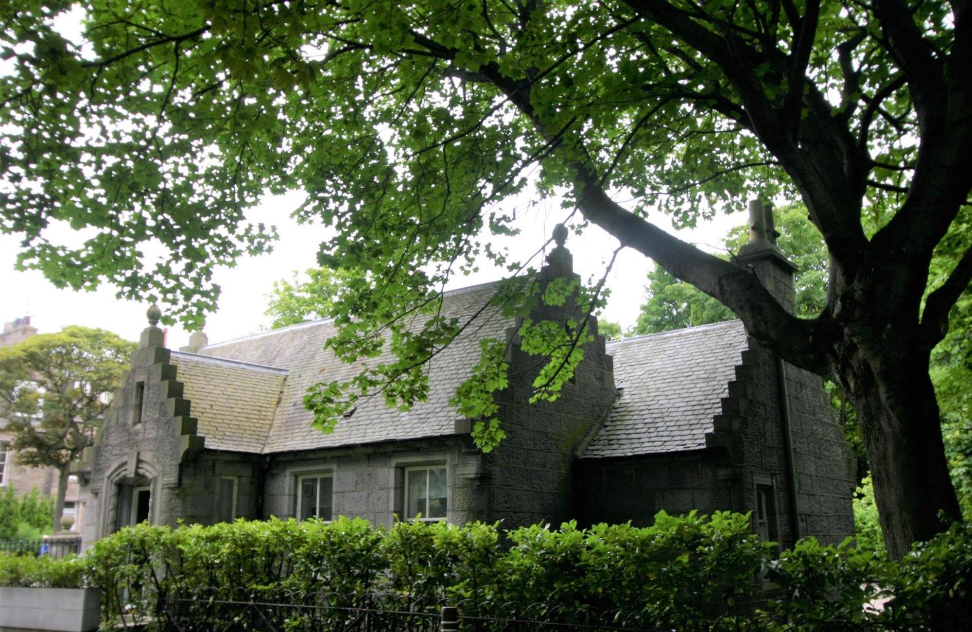 Historic Baronial With Parking, Centre Villa *